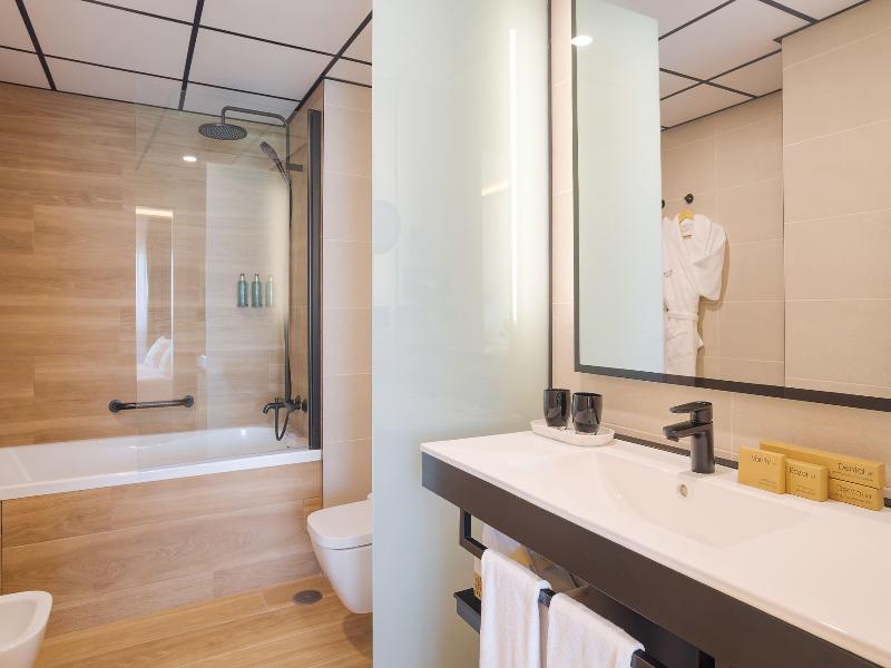 Melia Alicante image