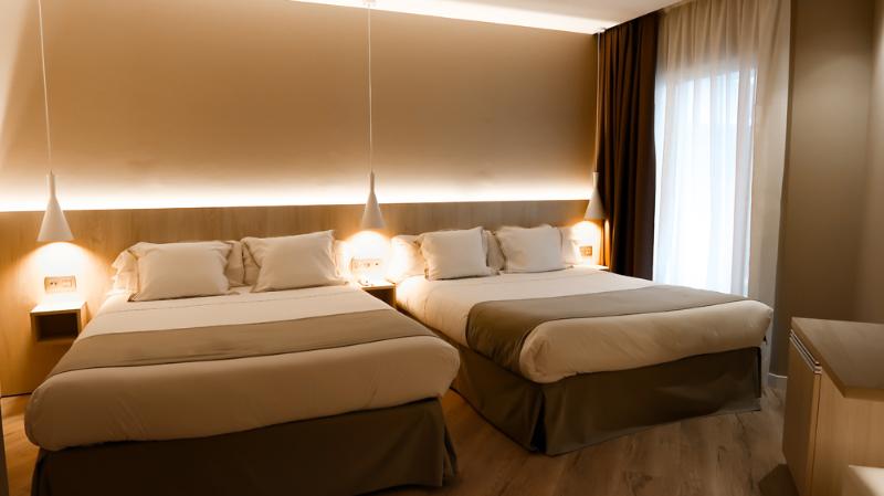 Hotel Bernat II image