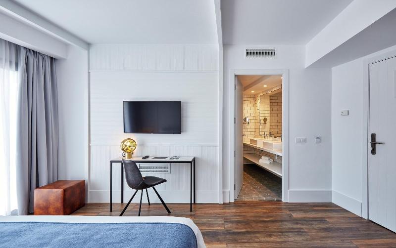 Gran Hotel Flamingo - Adults Only image