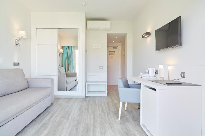 Invisa Hotel Es Pla image