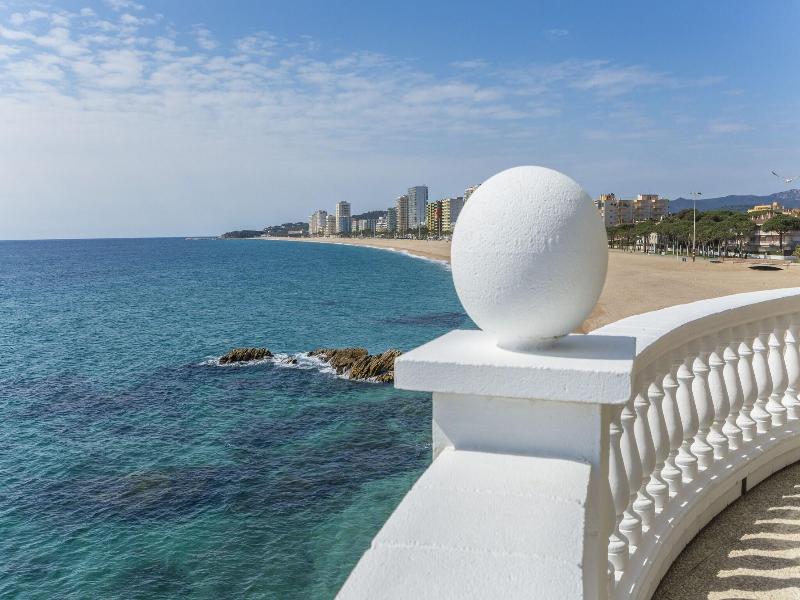 Costa Brava image