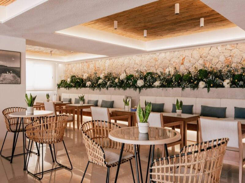 MiM Mallorca Melia Collection image