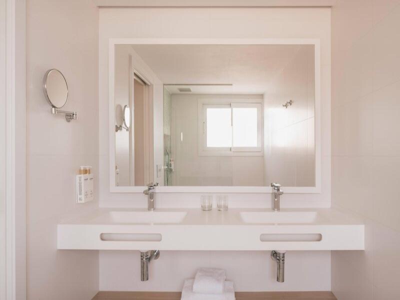 MiM Mallorca Melia Collection image