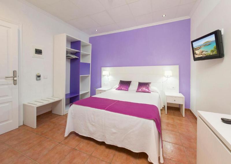 Hostal Adelino