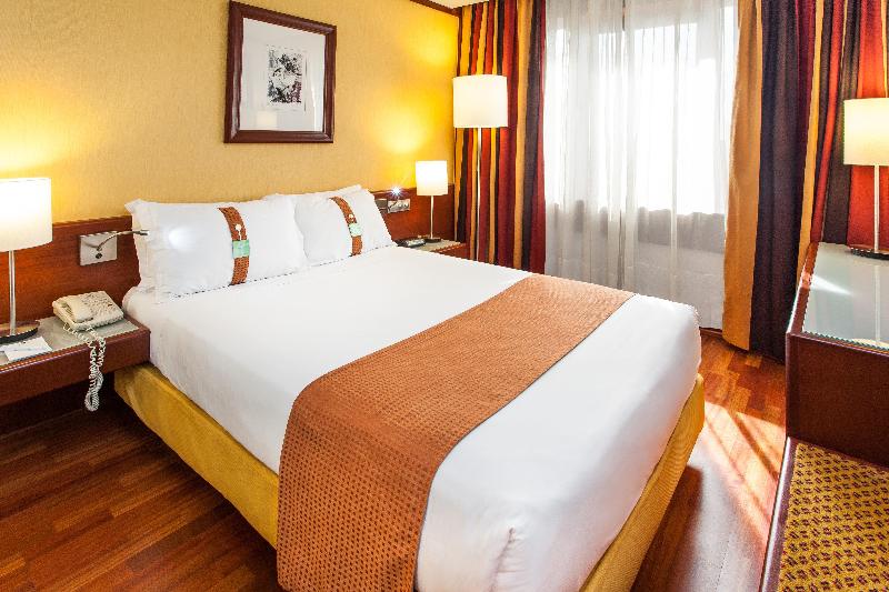 Holiday Inn Lisbon Continental image