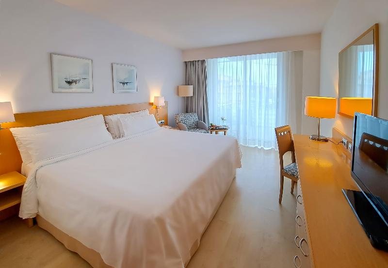 Sol Port Cambrils Hotel image