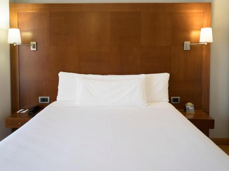 Sercotel Tres Luces image