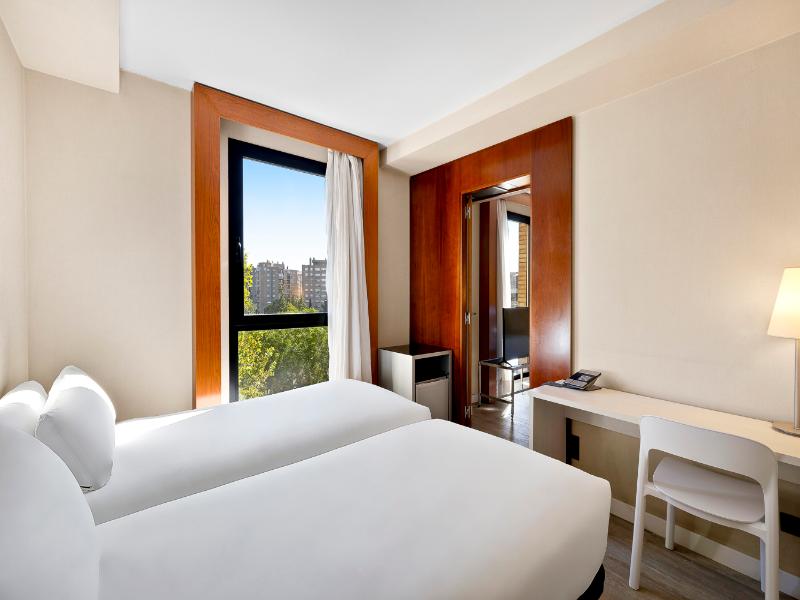 B&B Hotel Zaragoza Los Enlaces Estación image