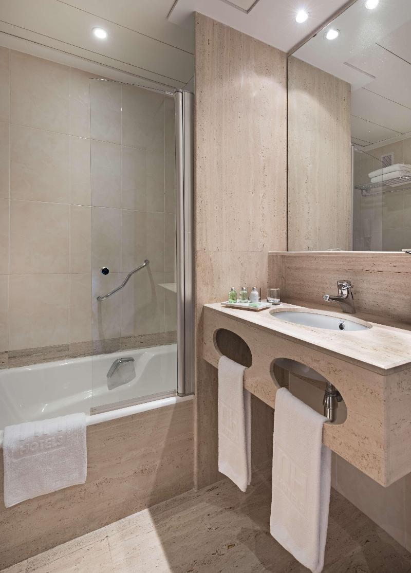 Stay in style at NH Valencia Center