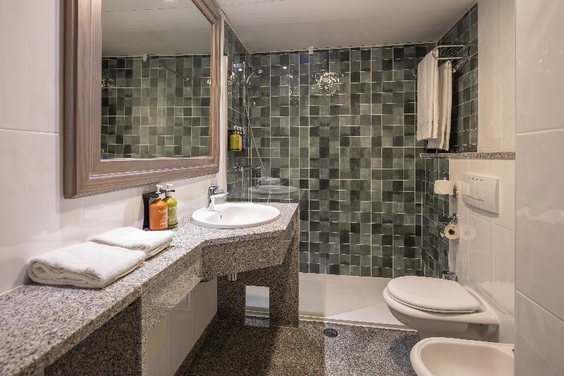 Holiday Inn Algarve Albufeira, an IHG Hotel image
