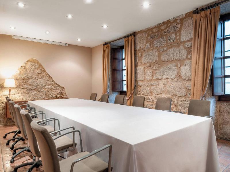 AC Hotel Palacio del Carmen Autograph Collection image