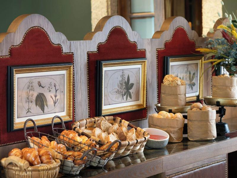 AC Hotel Palacio del Carmen Autograph Collection image