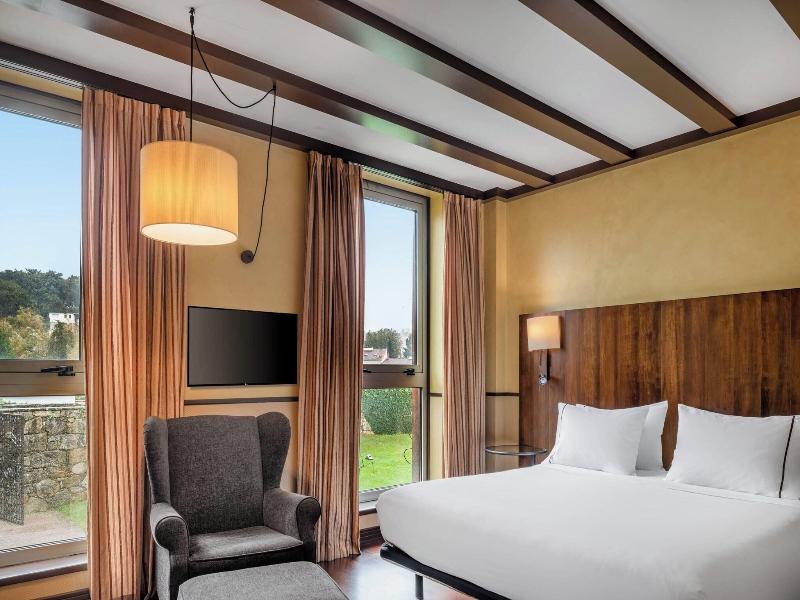 AC Hotel Palacio del Carmen Autograph Collection image