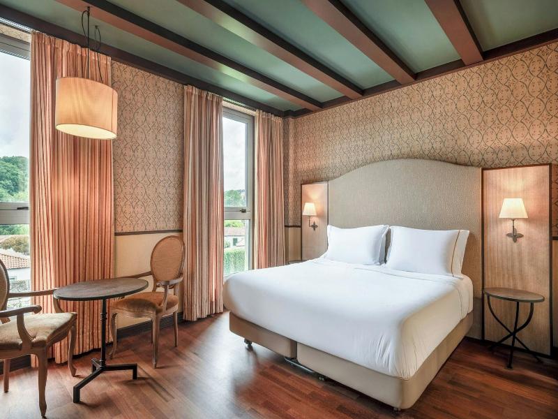 AC Hotel Palacio del Carmen Autograph Collection image