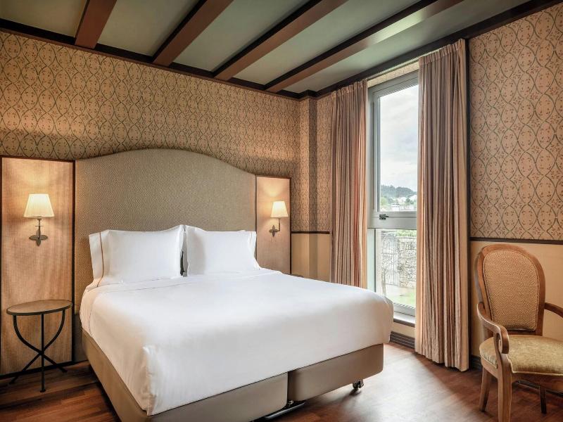 AC Hotel Palacio del Carmen Autograph Collection image