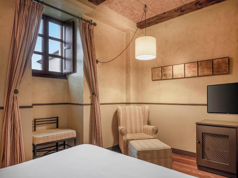 AC Hotel Palacio del Carmen Autograph Collection image