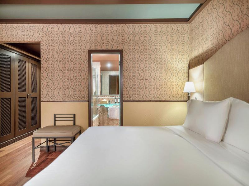 AC Hotel Palacio del Carmen Autograph Collection image
