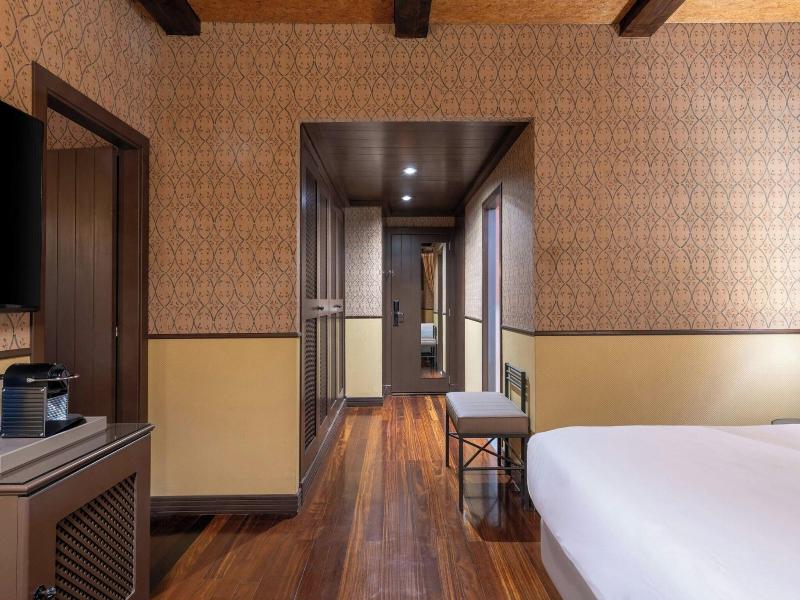AC Hotel Palacio del Carmen Autograph Collection image