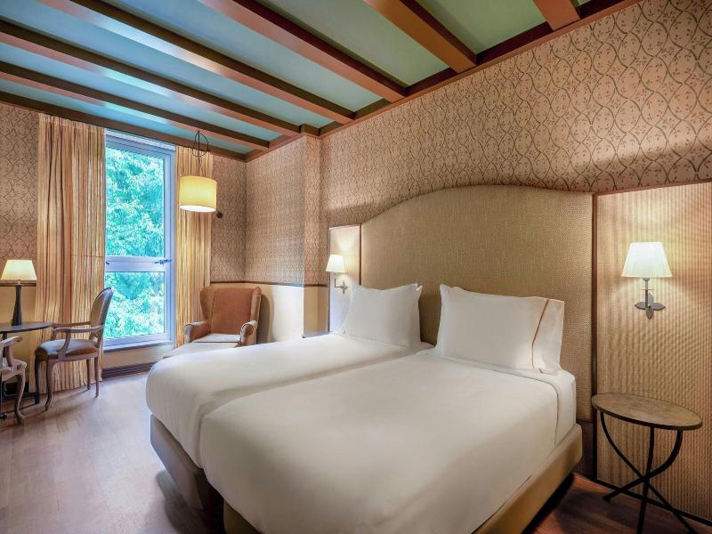 AC Hotel Palacio del Carmen Autograph Collection image