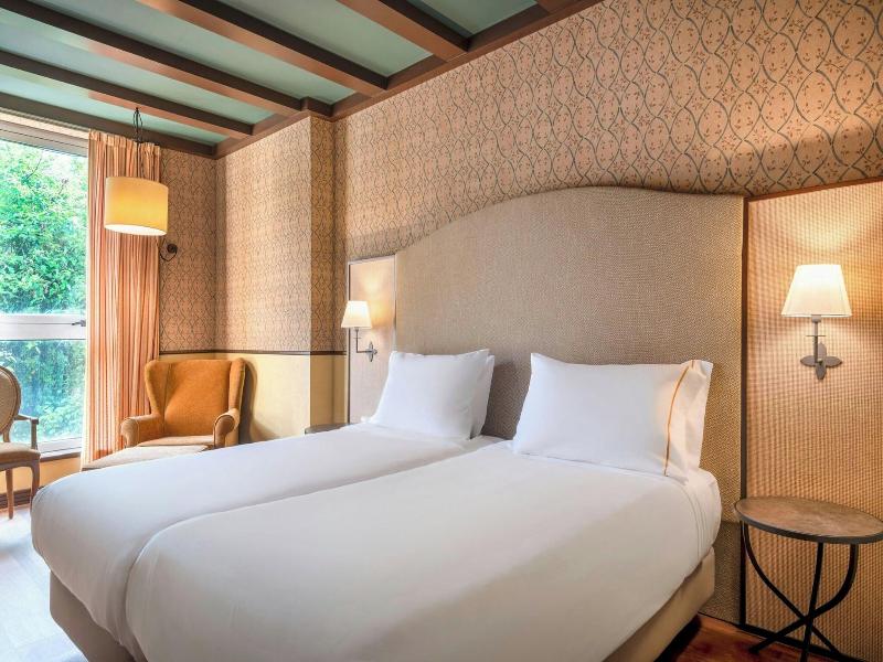 AC Hotel Palacio del Carmen Autograph Collection image