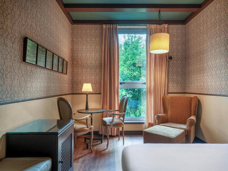 AC Hotel Palacio del Carmen Autograph Collection image