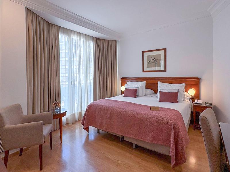 Melia Plaza image
