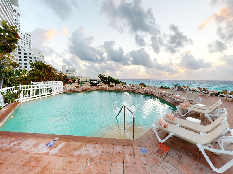 Park Royal Beach Cancun image