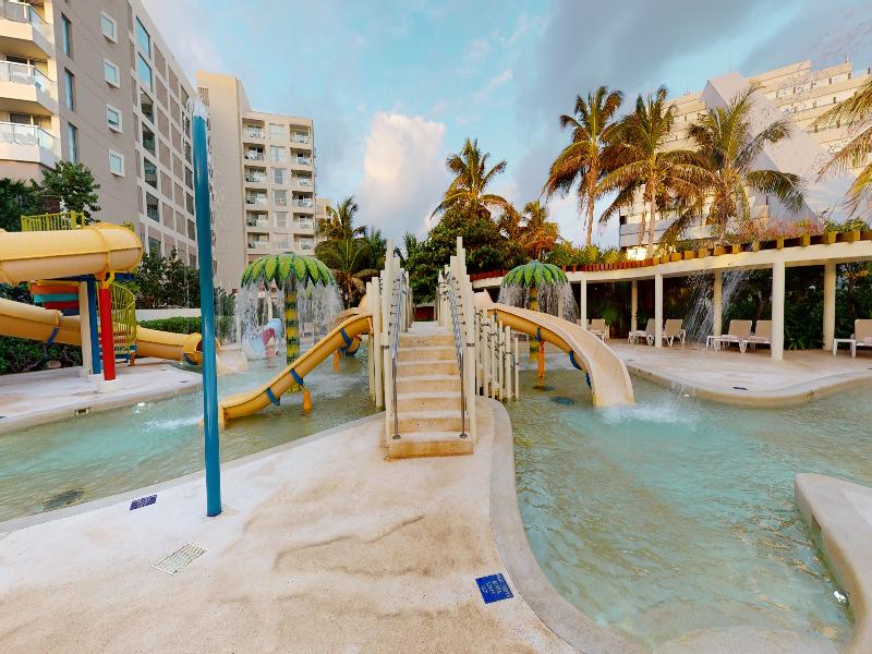 Park Royal Beach Cancun image