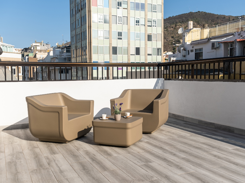 Adonis Plaza image