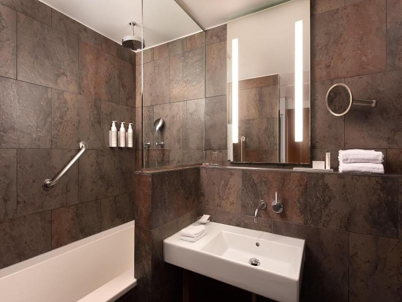 Le Meridien Barcelona image
