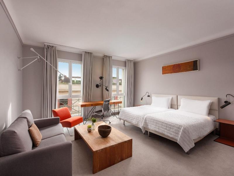 Le Meridien Barcelona image