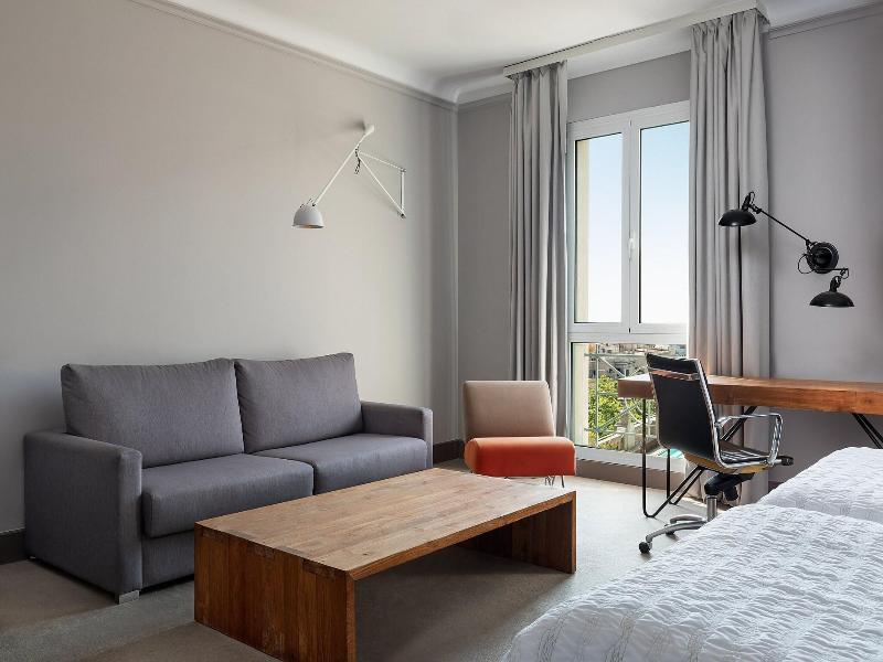 Le Meridien Barcelona image