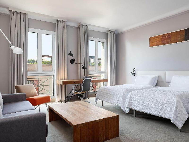 Le Meridien Barcelona image