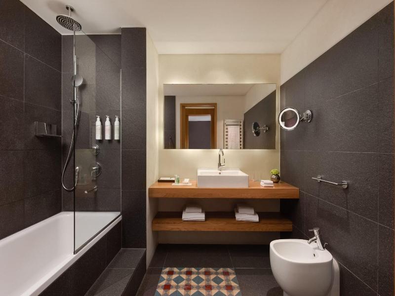 Le Meridien Barcelona image