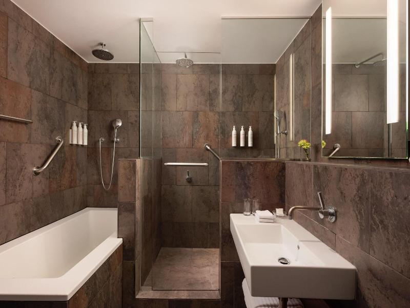 Le Meridien Barcelona image