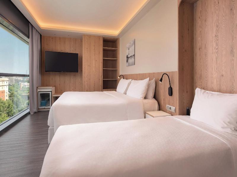 Four Points by Sheraton Barcelona Diagonal image