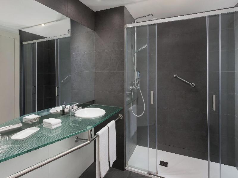 Four Points by Sheraton Barcelona Diagonal image