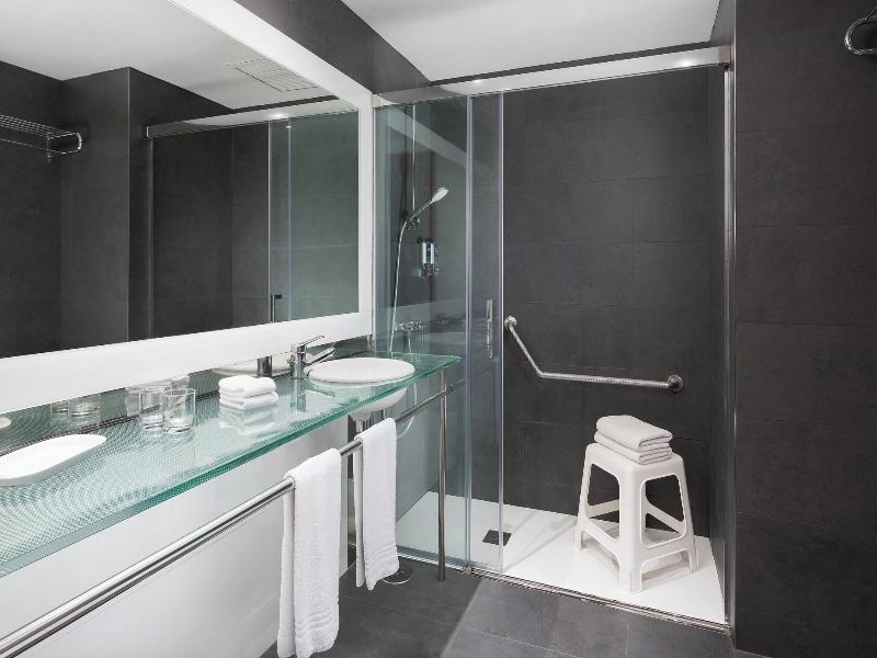 Four Points by Sheraton Barcelona Diagonal image