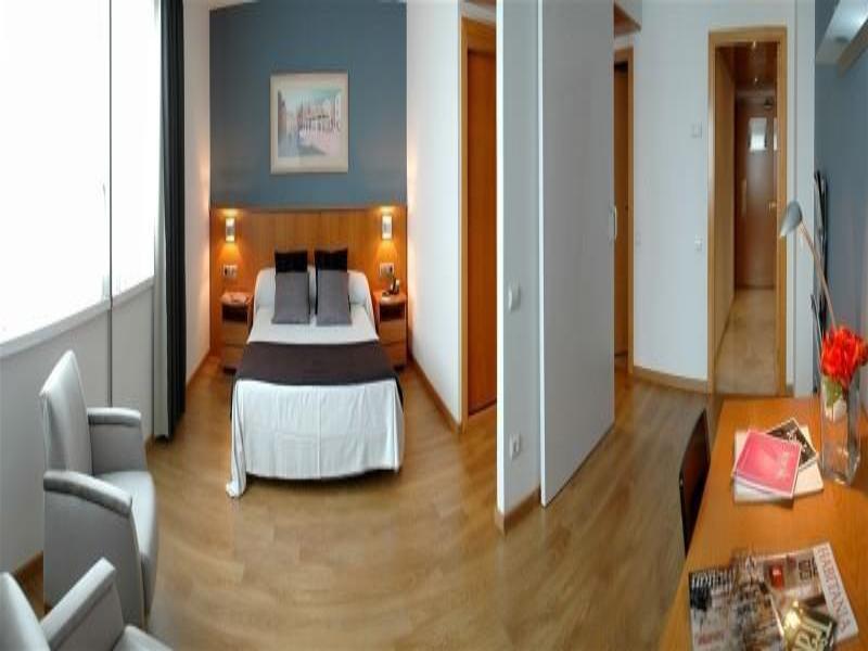 Aparthotel Atenea Valles image