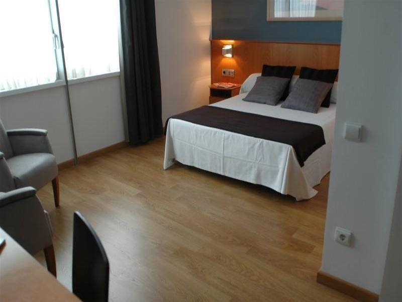 Aparthotel Atenea Valles image