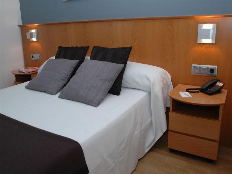 Aparthotel Atenea Valles image