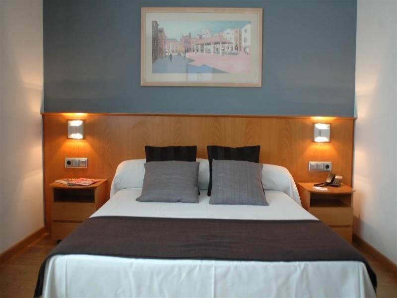 Aparthotel Atenea Valles image