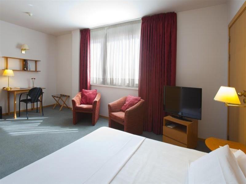 Aparthotel Atenea Valles image