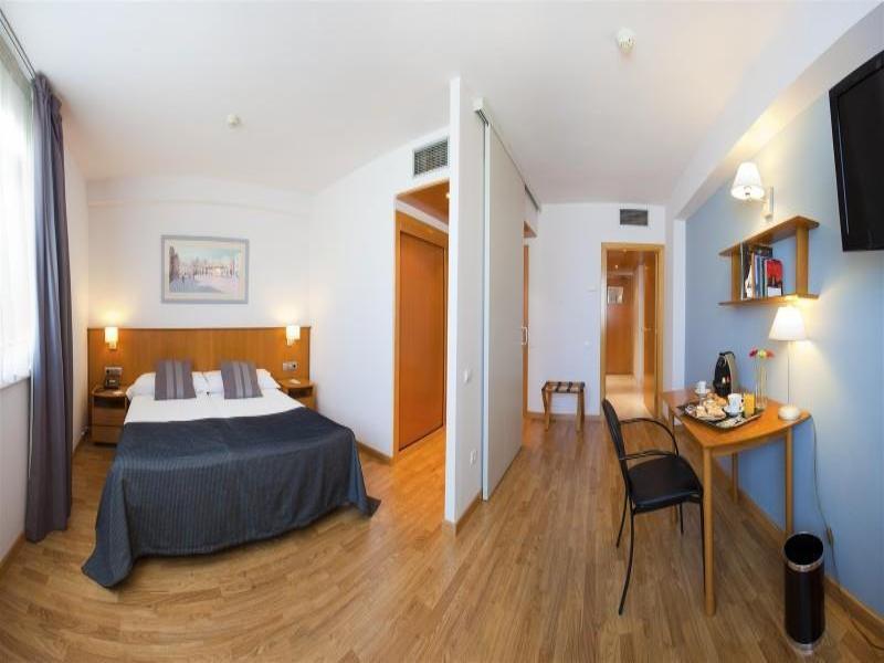 Aparthotel Atenea Valles image