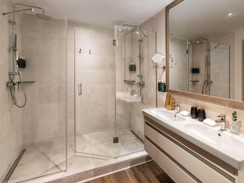 Melia Madrid Serrano image