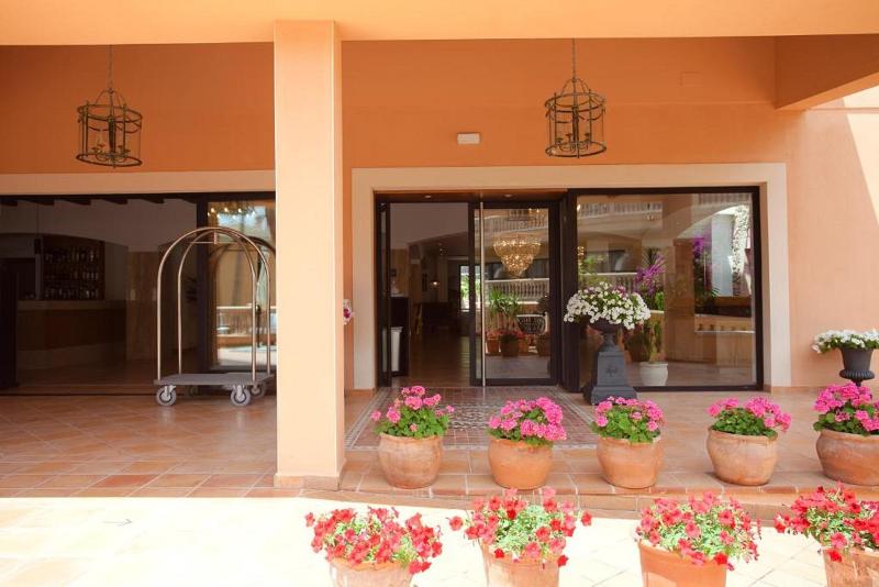 Mon Port Hotel & SPA image