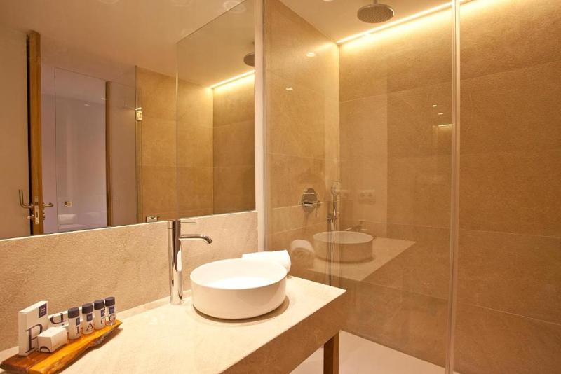 Mon Port Hotel & SPA image