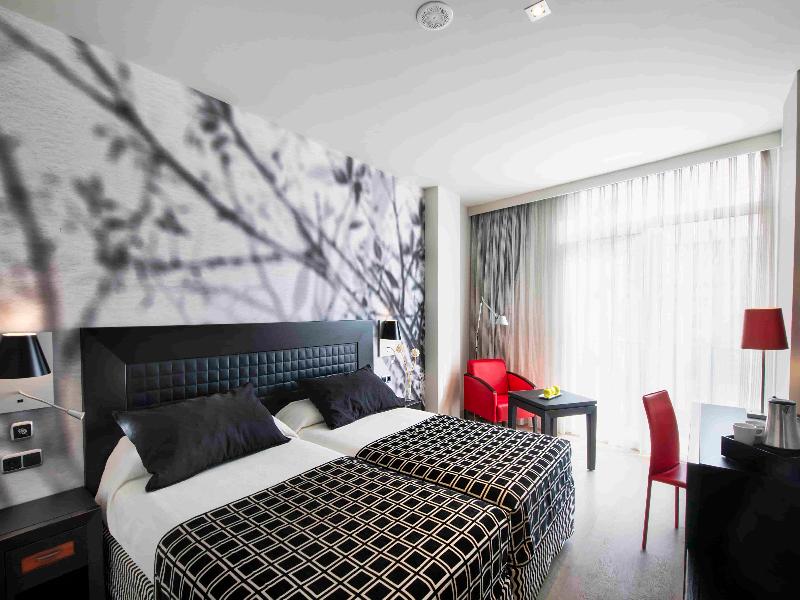 Salles Hotel Malaga Centro image