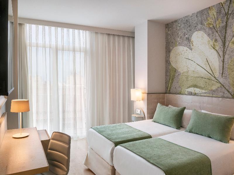 Salles Hotel Malaga Centro image