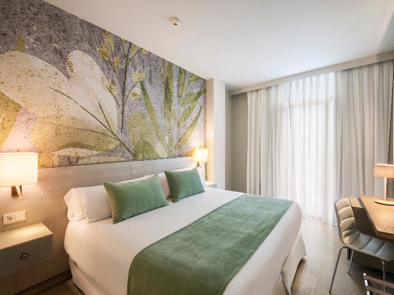 Salles Hotel Malaga Centro image